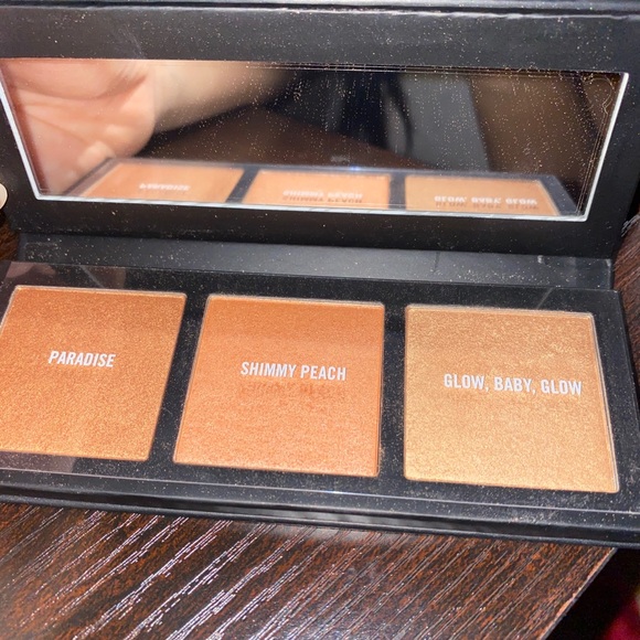 mac hyper real palette